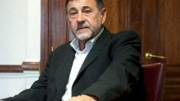 altText(Caserio resigna el Senado y debe elegir entre 2 ministerios que le ofreció Alberto F)}