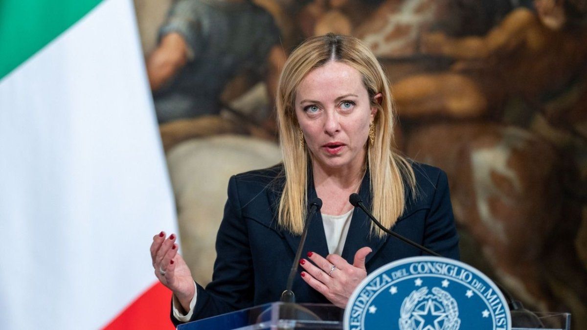 Meloni contra la subrogación de vientre