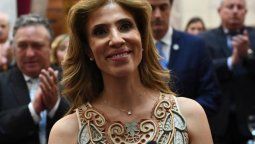 altText(Ni Alberto ni CFK: La senadora Claudia Ledesma será Presidenta de la Nación)}