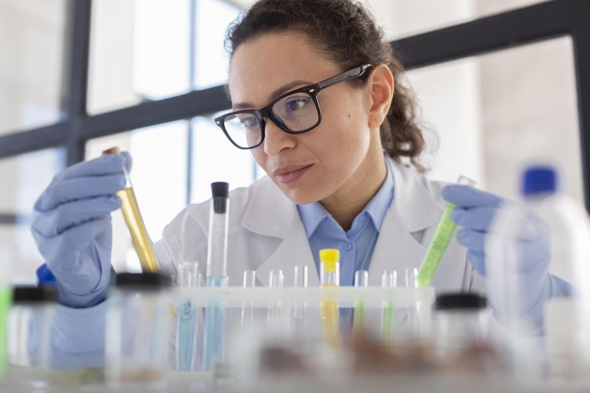 Claude Science fue diseñado para ayudar a investigadores en biología y química a automatizar tareas que hoy consumen horas de trabajo manual. Claude Science fue diseñado para ayudar a investigadores en biología y química a automatizar tareas que hoy consumen horas de trabajo manual.