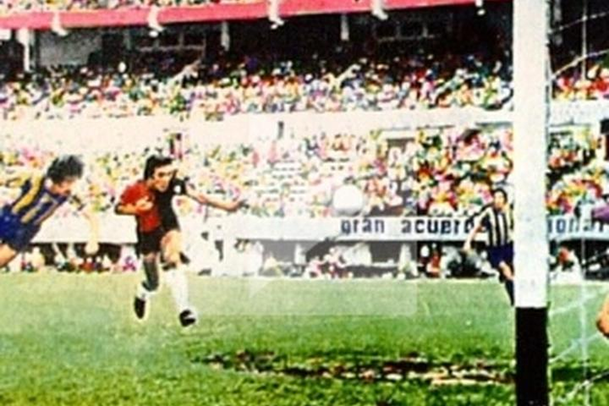 El clásico recordado por la palomita de Aldo Pedro Poy. El clásico recordado por la palomita de Aldo Pedro Poy.