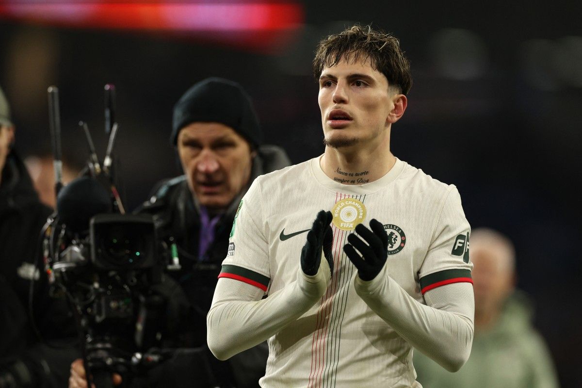 Alejandro Garnacho podría convertirse en una de las salidas del Chelsea en el próximo mercado de verano mientras el club busca equilibrar su plantilla y generar ingresos. Alejandro Garnacho podría convertirse en una de las salidas del Chelsea en el próximo mercado de verano mientras el club busca equilibrar su plantilla y generar ingresos.