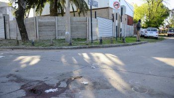 La víctima tenía 25 años. Su acompañante resultó herido. La víctima tenía 25 años. Su acompañante resultó herido.