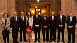 Los jueces de la Corte y los representantes de la AMFJN.&nbsp; Foto: Télam.