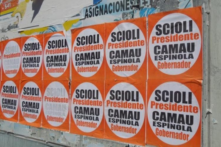 Los afiches que aparecieron en la ciudad de Corrientes. Foto: CorrientesHoy.com