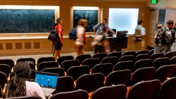 OpenAI se acerca a los profes. OpenAI se acerca a los profes.