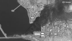 Vista aérea de bombardeos en torno del estrecho de Ormuz