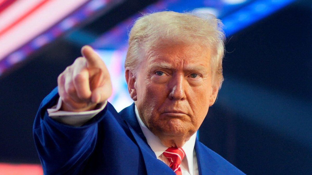 Donald Trump hunde a Gianni Infantino: Yo tampoco las pagaría