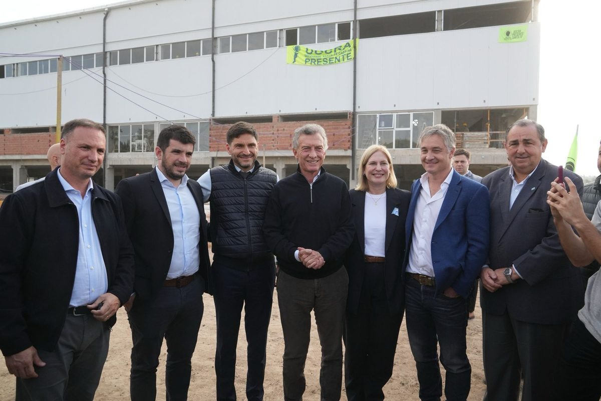 Maximiliano Pullaro y Mauricio Macri recorrieron las obras del Estadio Multipropósito del Centro de Alto Rendimiento Deportivo (CARD), en la capital provincial. Maximiliano Pullaro y Mauricio Macri recorrieron las obras del Estadio Multipropósito del Centro de Alto Rendimiento Deportivo (CARD), en la capital provincial. 