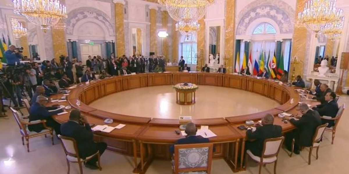 Los líderes de Sudáfrica, Senegal, Egipto, Zambia, Uganda, República del Congo, entre otros presentaron a Vladimir Putin el plan de paz africano, ajeno al de Ucrania , USA y UE. 