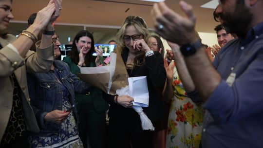 Donald Trump quiso meter motosierra a lo Milei con DOGE. Hizo desastre y la periodista del TWP que lo dejó en evidencia terminó recibiendo el Pulitzer.