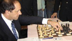 altText(Desespera Scioli intentando instalar que Massa no es peronista)}