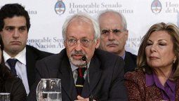 altText(Cautelares: Igual que con el papa Francisco, el Gobierno dejó pagando a Verbitsky)}