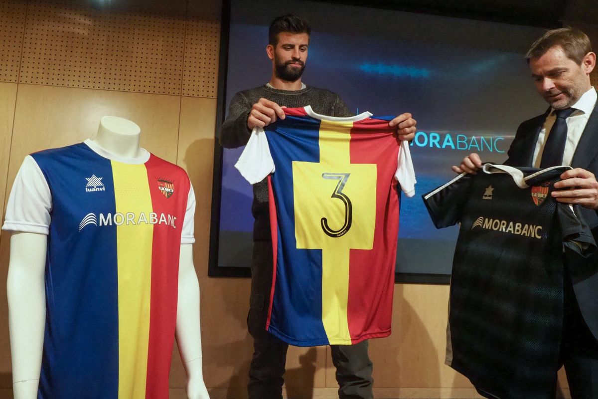 Gerard Piqué con la camiseta del Andorra, el club que compró a través de Kosmos en 2018 y que desde entonces quedó asociado a un proyecto de crecimiento acelerado. Gerard Piqué con la camiseta del Andorra, el club que compró a través de Kosmos en 2018 y que desde entonces quedó asociado a un proyecto de crecimiento acelerado.