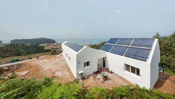 Casas sin factura de luz: El modelo que promete cortar el gasto para siempre