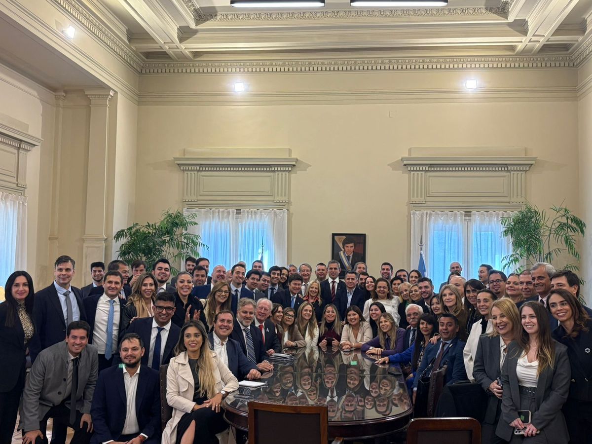 Diputados oficialistas, quienes defendieron a Manuel Adorni. Diputados oficialistas, quienes defendieron a Manuel Adorni.