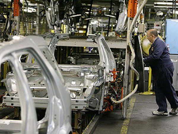 La desaceleración del sector automotriz ya impacta en las plantas.