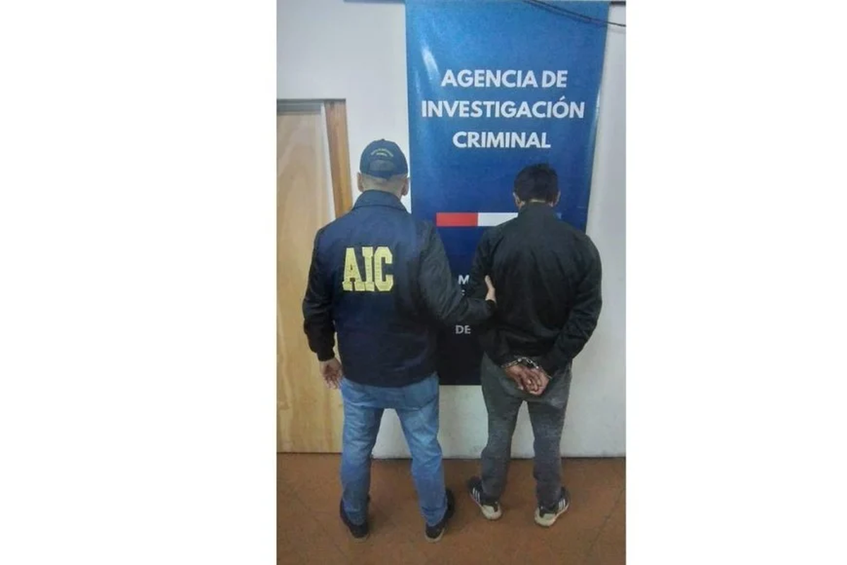 Personal policial detuvo al delincuente tras un allanamiento en Ruperto Godoy 3500.