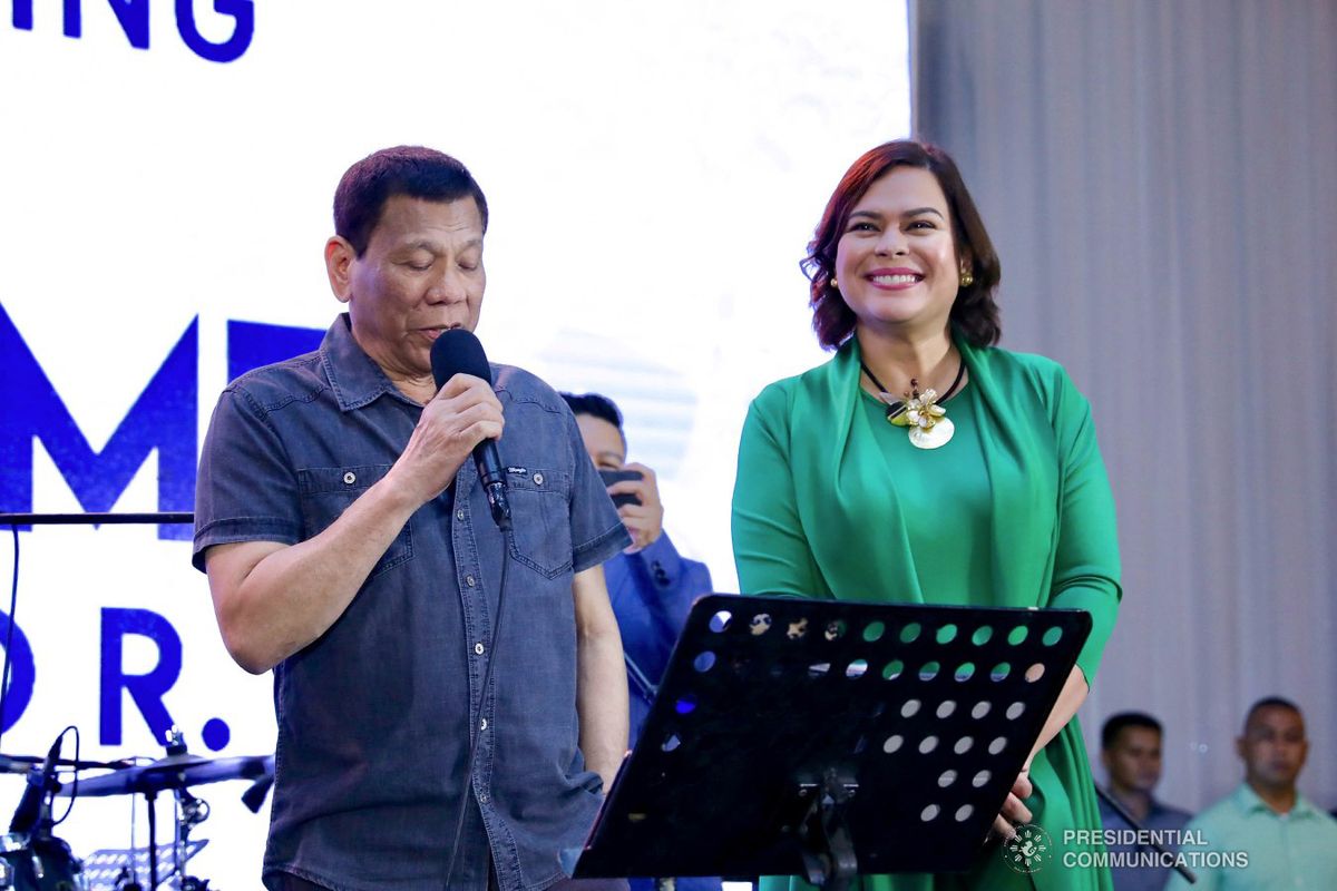 Rodrigo Roa Duterte y su hija, Sara Duterte-Carpio. Rodrigo Roa Duterte y su hija, Sara Duterte-Carpio.