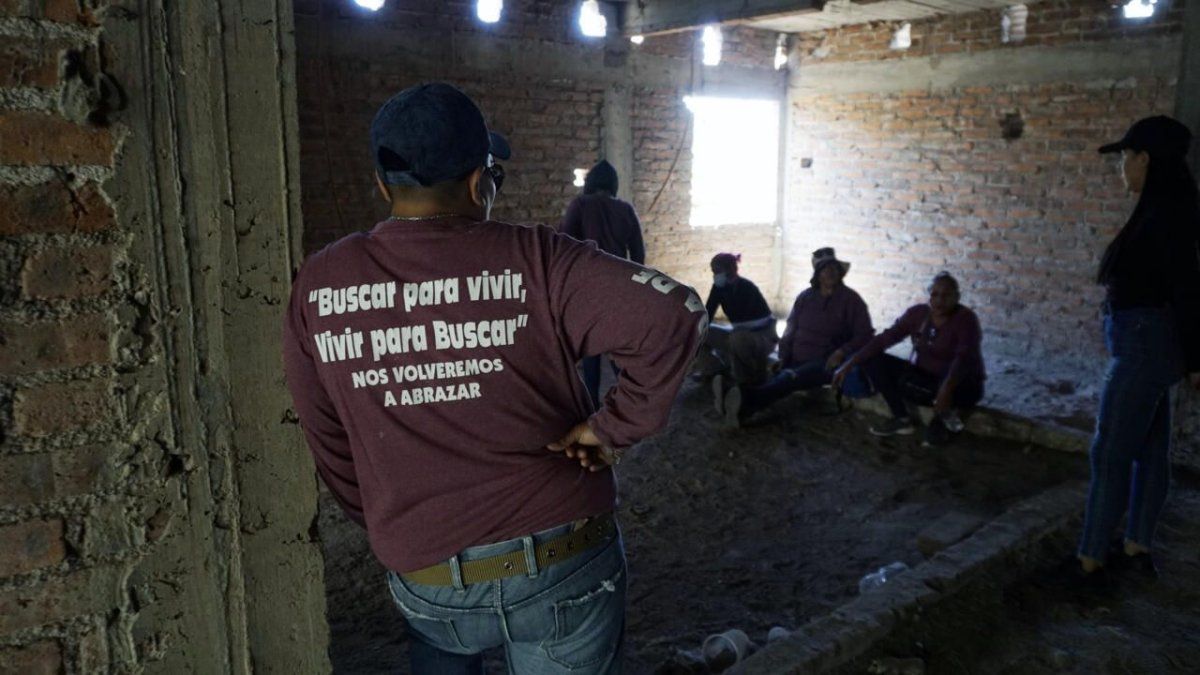 Fosa clandestina en una casa abandonada en México