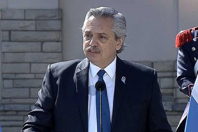 El Presidente encabezó la ceremonia por el 170° aniversario de la muerte del general José de San Martín en el Regimiento de Granaderos a Caballo