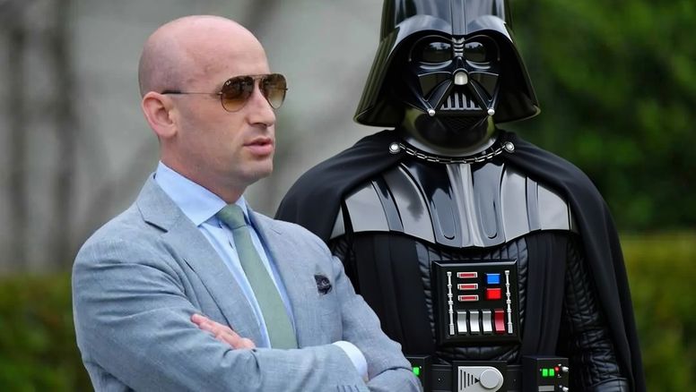 Stephen Miller, Darth Vader, y 'la fuerza te acompañe' a Donald Trump