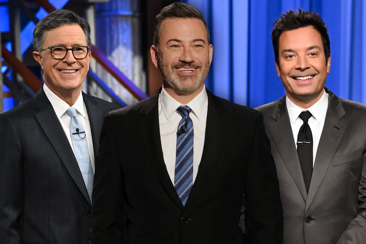 Stephen Colbert, Jimmy Fallon y John Oliver respaldaron a Kimmel, criticando la censura y alertando sobre futuros abusos. La situación recuerda la cancelación de Colbert, con repercusiones políticas y financieras para la empresa. Stephen Colbert, Jimmy Fallon y John Oliver respaldaron a Kimmel, criticando la censura y alertando sobre futuros abusos. La situación recuerda la cancelación de Colbert, con repercusiones políticas y financieras para la empresa.