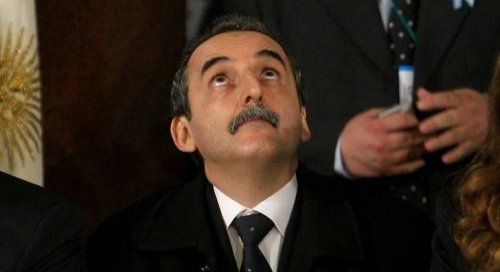 Guillermo Moreno. La causa por amenazas a una despachante de aduana tiene nuevo juez.