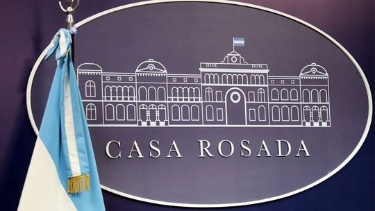 Rumbo a las extraordinarias de diciembre, la Casa Rosada debe ofrecer a los gobernadores. Rumbo a las extraordinarias de diciembre, la Casa Rosada debe ofrecer a los gobernadores.