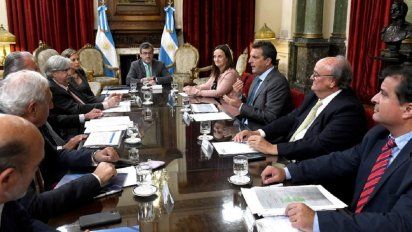 Sergio Massa habló con la UIA de crecimiento industrial