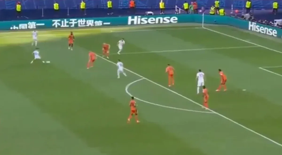 Virgil Van Dijk habilita a todos en el gol de Sabitzer