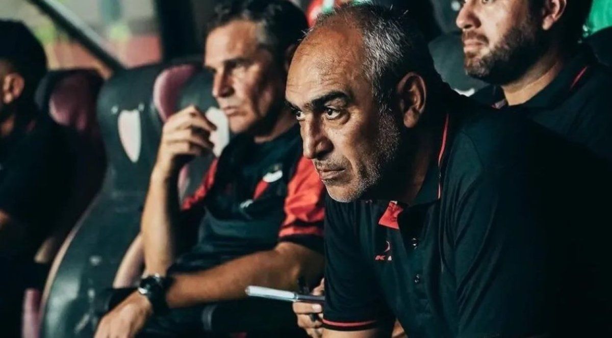 Liga Profesional: Conmoción, logró un ascenso histórico y lo echan en 9 partidos. Urgente24.