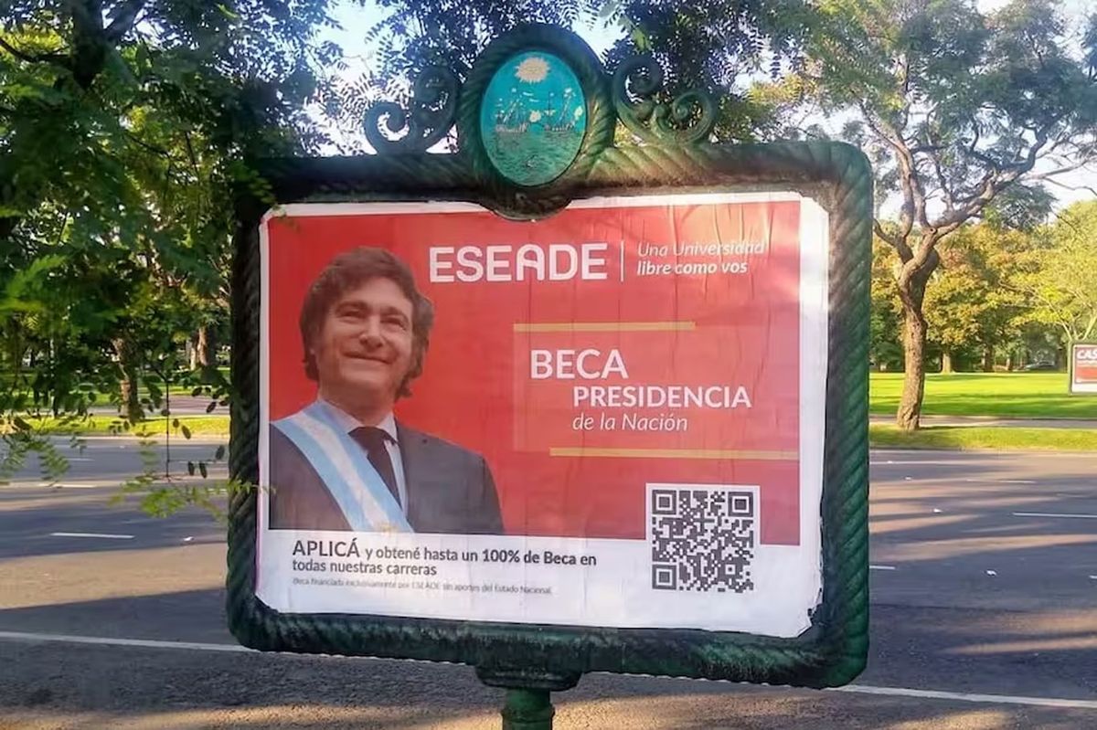 La publicidad de la becha 'Presidente de la Nación' en un afiche en la vía pública. 