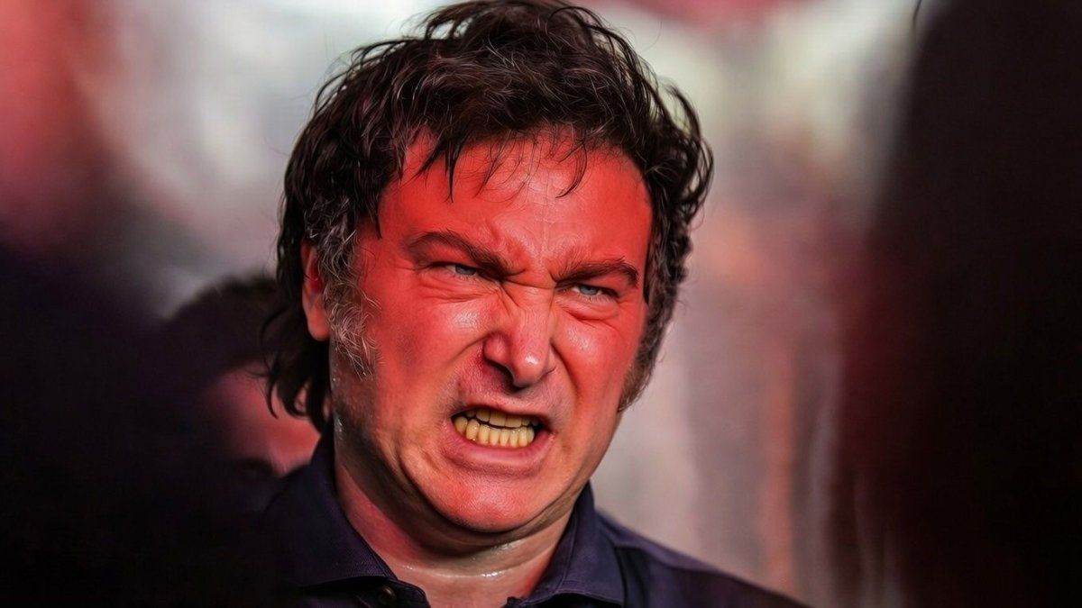 Javier Milei surfea el Adornigate con victimización, pero arde la Casa Rosada...