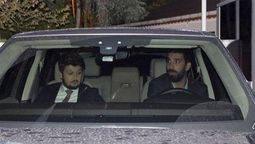 Elexjugador del Barcelona, Arda Turan, fue acusado este lunes (15/04) de provocardestrozos en el chalet que alquilaba al grito de “¡Barça! ¡Barça!”.