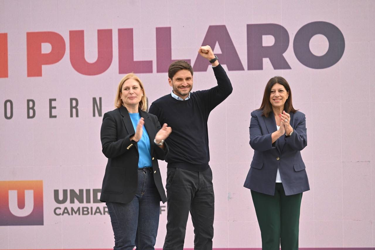 Maximiliano Pullaro junto a Gisela Scaglia y Clara García. Maximiliano Pullaro junto a Gisela Scaglia y Clara García. 