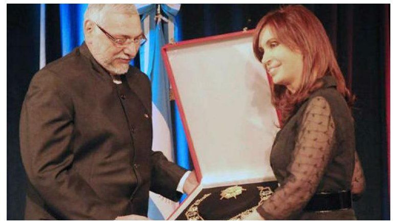 Derrota de Cristina: No resolvió Moyano y lejos de Dilma por Lugo