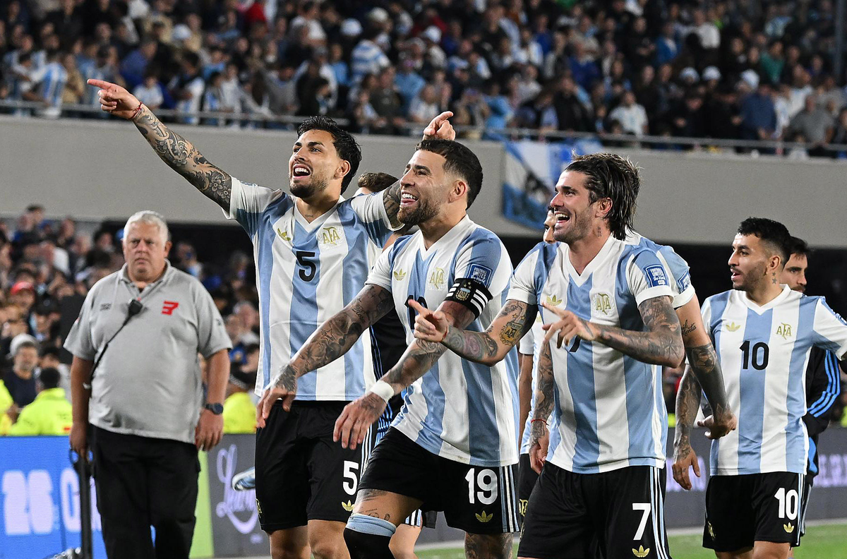 Denuncian racismo en Argentina 4-1 Brasil. Denuncian racismo en Argentina 4-1 Brasil.