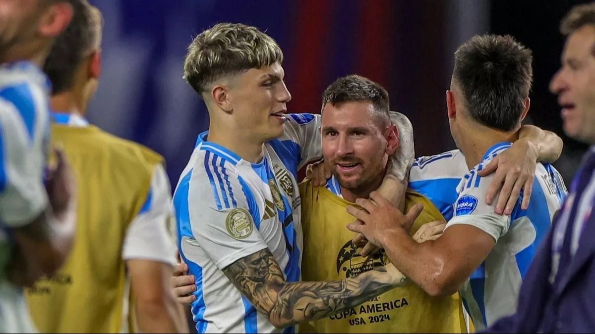 Alejandro Garnacho y Lionel Messi