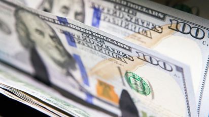 Dolarizar, el plan de Javier Milei que dinamita la inflación