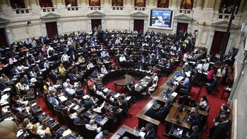 Se vota la Ley ómnibus artículo por artículo en la Cámara de Diputados. Se vota la Ley ómnibus artículo por artículo en la Cámara de Diputados.