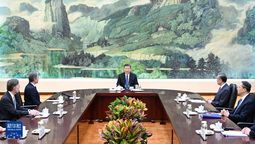 China / USA: El presidente chino, Xi Jinping; el secretario de Estado estadounidense, Antony Blinken; y el canciller Wang Yi en el Gran Palacio del Pueblo en Beijing, el 26/04/2024.