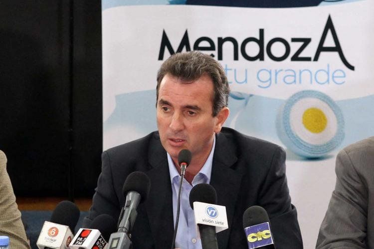 Francisco Paco Pérez, otro gobernador en el tren re-reeleccionista.