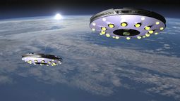 La supuesta existencia de naves extraterrestres serían naturalmente obra de otro tipo de vida inteligente. La ciencia, al no contar con evidenica, no admite esa teoría pero sí sostiene la posibilidad de microorganismos alienígenas.