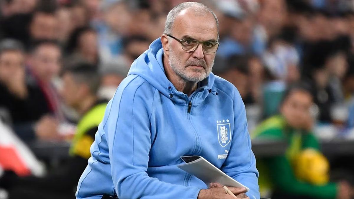 Roberto Trotta, ex jugador de V&eacute;lez, defendi&oacute; a Marcelo Bielsa y denunci&oacute; un &ldquo;complot&rdquo; contra &eacute;l por parte de los integrantes de la Selecci&oacute;n de Uruguay.