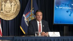 altText(Andrew Cuomo, gobernador de Nueva York, acosador reiterado)}