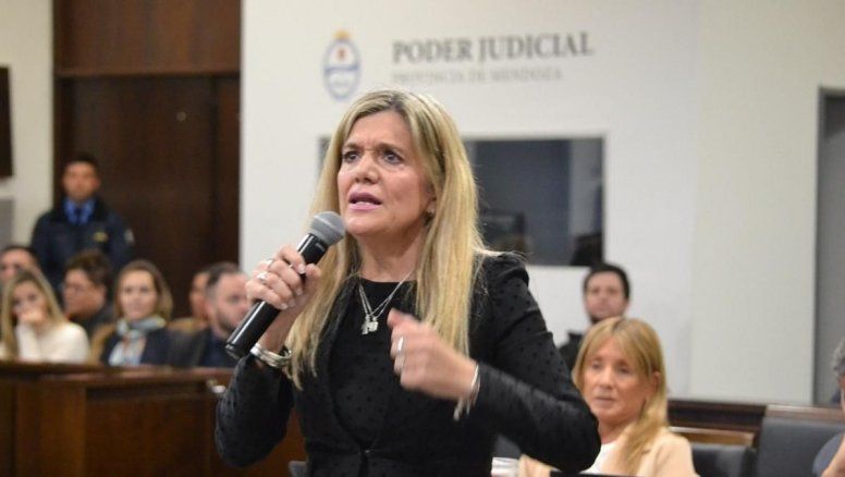 Un convicto intentó matar a una fiscal durante un juicio