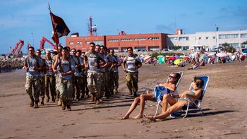 Militares ofreciendo un show estival en la costa atlántica. Militares ofreciendo un show estival en la costa atlántica.