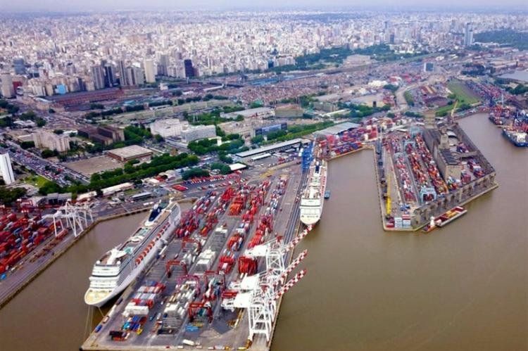 La conducción nacional de la Federación Marítima, Portuaria y de la Industria Naval (Fempinra), liderada por Juan Carlos Schmid, convocó a asamblea de trabajadores del Puerto de Buenos Aires.
