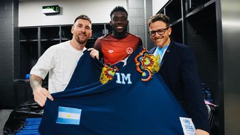 Lionel Messi y Alphonso Davies también son Ponchos Azules. Lionel Messi y Alphonso Davies también son Ponchos Azules.